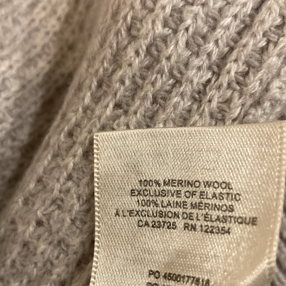Aritzia Wilfred pale gray waffle, knit, crewneck sweater, size 2XS - Picture 4 of 7